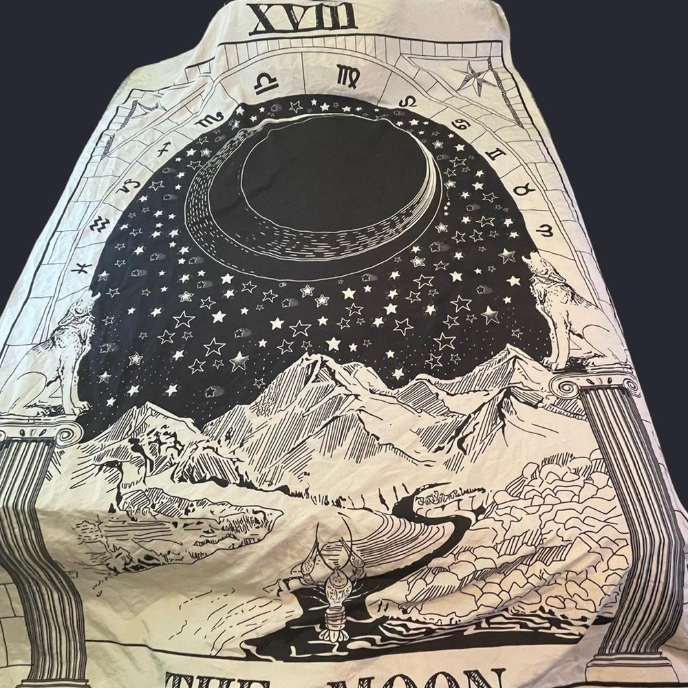 Tarot moon star wall cloth tapestries 
Size 58” x 76”